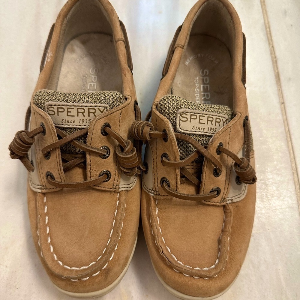 Songfish Boat Shoe
Boat Shoes - Flat Heel
13.5W